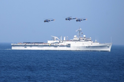 Tàu vận tải đổ bộ Hải quân Ấn Độ, do Mỹ chế tạo